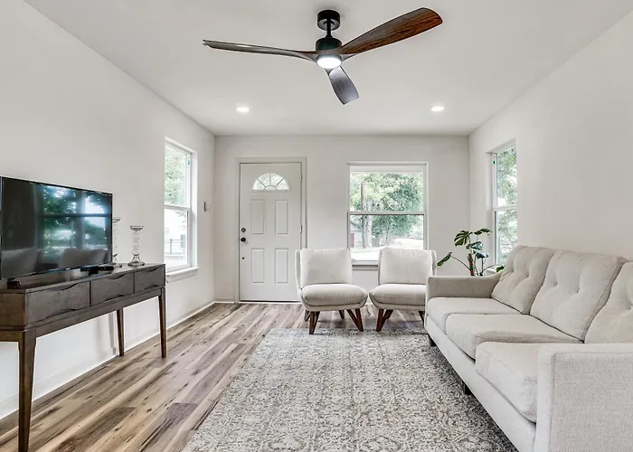 Updated Craftsman In Historic Southside Worth * Fort Worth