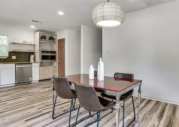 Updated Craftsman In Historic Southside Worth