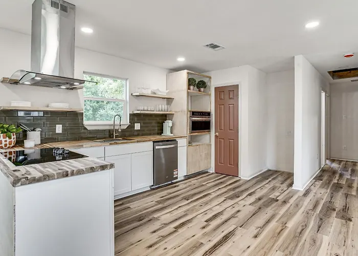 Updated Craftsman In Historic Southside Worth * Fort Worth