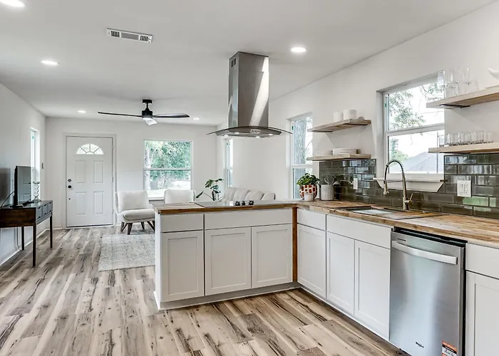 Updated Craftsman In Historic Southside Worth * Fort Worth
