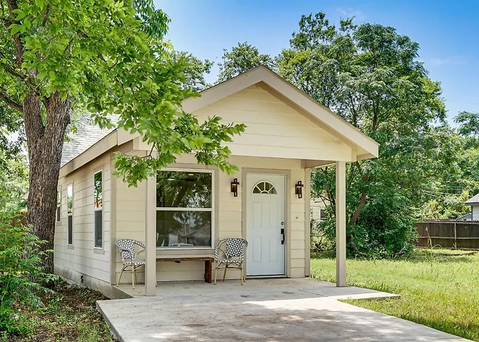 Updated Craftsman In Historic Southside Worth Fort Worth